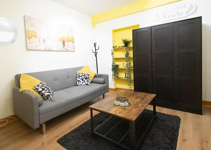Contemporary 1-Bedroom City Flat