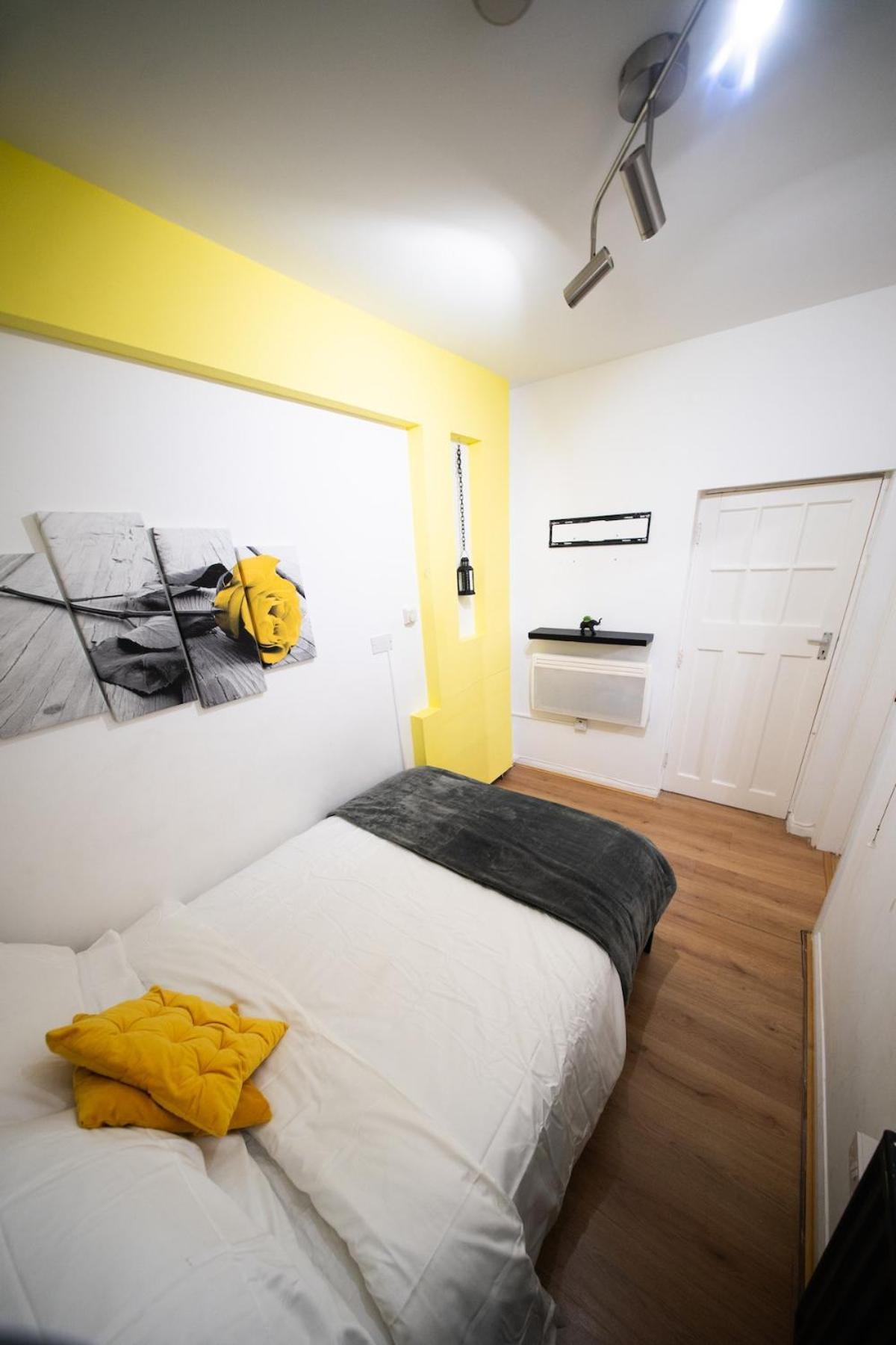 Contemporary 1-bedroom Flat Apartment *